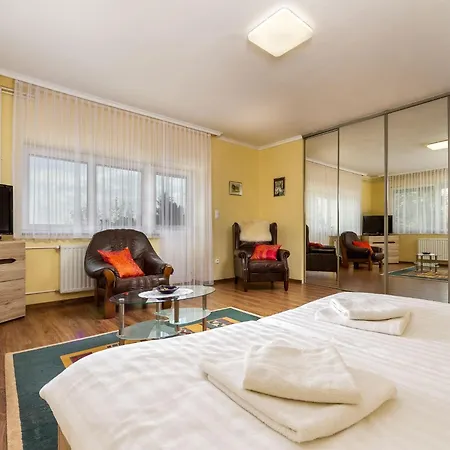 Auf Grossem Gartengrundstueck By Interhome Apartamento Cserszegtomaj