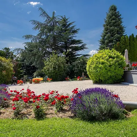 Auf Grossem Gartengrundstueck By Interhome 公寓 *