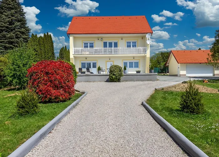 Auf Grossem Gartengrundstueck By Interhome *