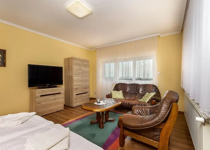 Auf Grossem Gartengrundstueck By Interhome 公寓