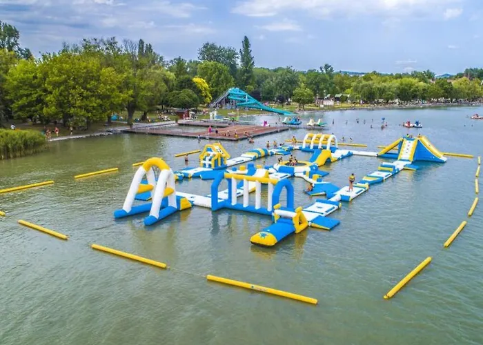 公寓 Auf Grossem Gartengrundstueck By Interhome *