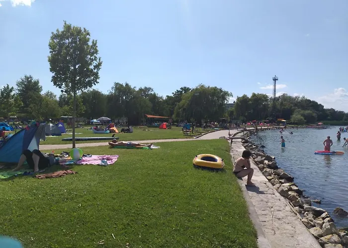 公寓 Auf Grossem Gartengrundstueck By Interhome *